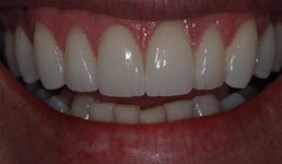 Adriane Paglia - Odontologia